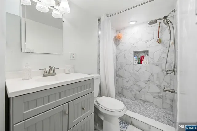 $875,000 | 26 East Harrison Place, Livingston, NJ 07039