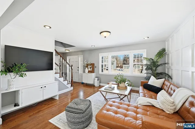 $875,000 | 26 East Harrison Place, Livingston, NJ 07039