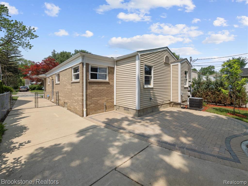 3316 Harvard Road Royal Oak, MI 48073 - Photo 33 of 39