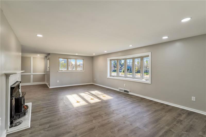 821 Ridgeview Drive Pittsburgh, PA 15228 - Photo 8 of 46 Gallery Image 8