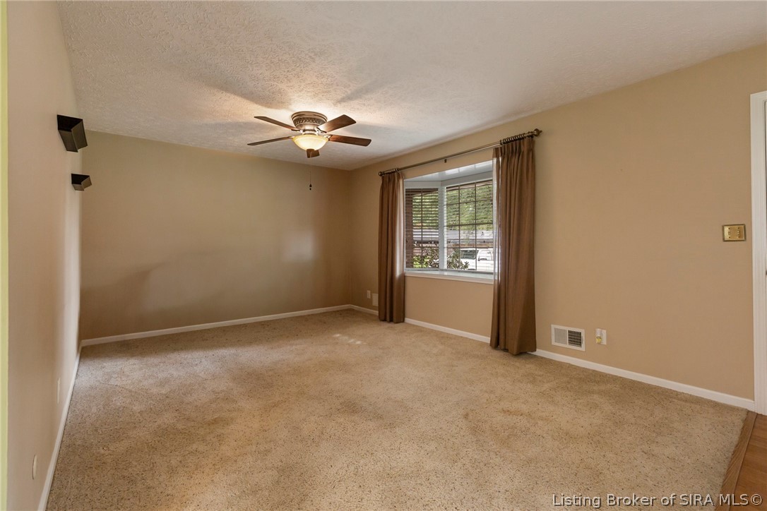405 Hemlock Road Jeffersonville, IN 47130 - Photo 21 of 48