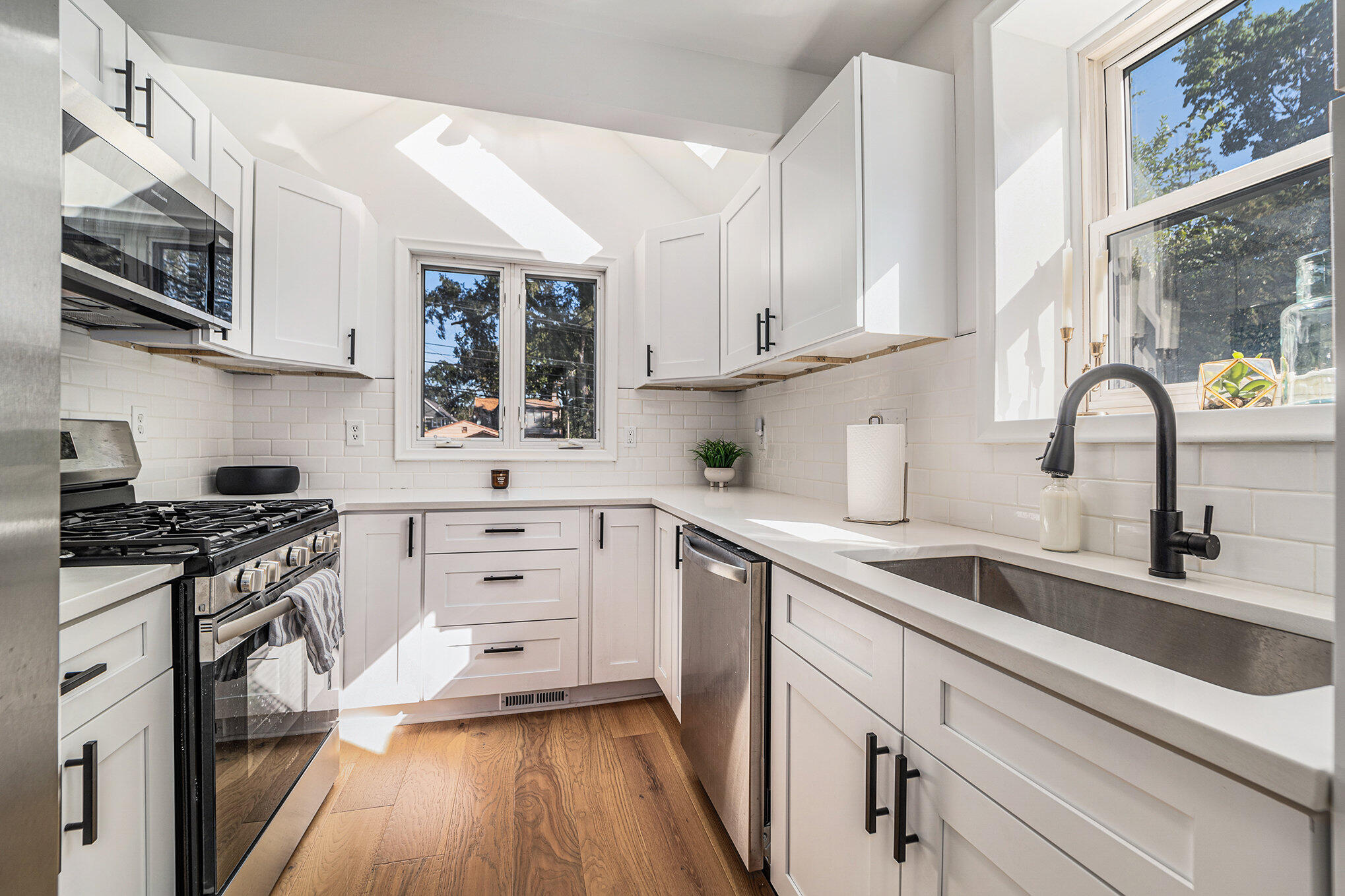 1007 Mohawk Avenue Royal Oak, MI 48067 - Photo 14 of 36 017_dsc05798_438