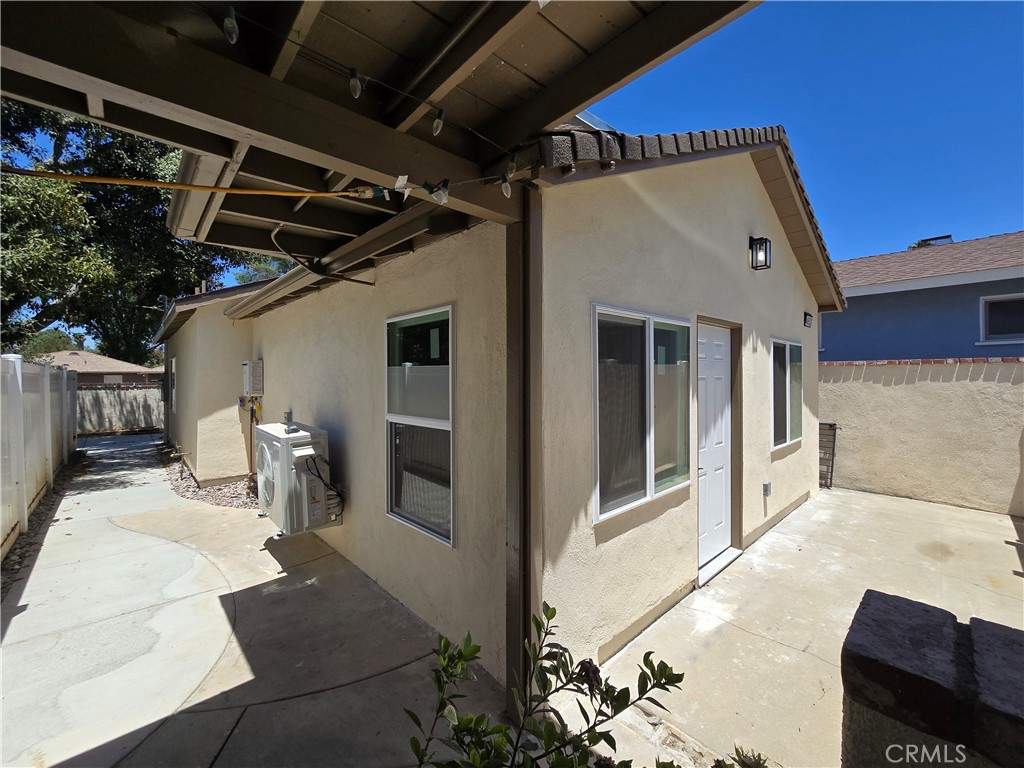4653 Emerson Street Riverside, CA 92506 - Photo 1 of 24