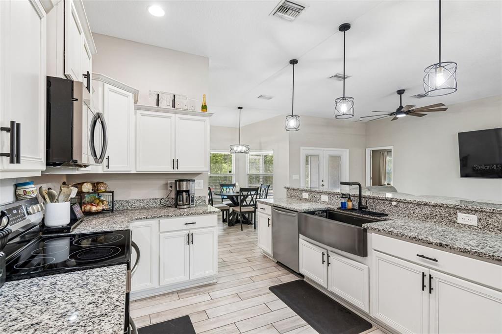 15476 Mulhatton Road Weeki Wachee, FL 34614 - Photo 8 of 26