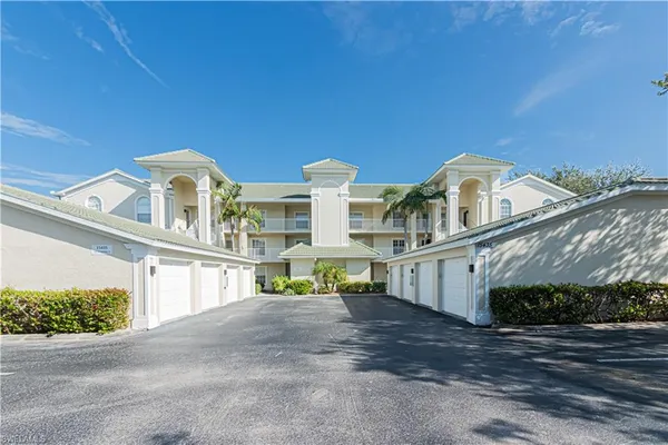 $409,900 | 15435 Cedarwood Lane, Unit 5304, Naples, FL 34110
