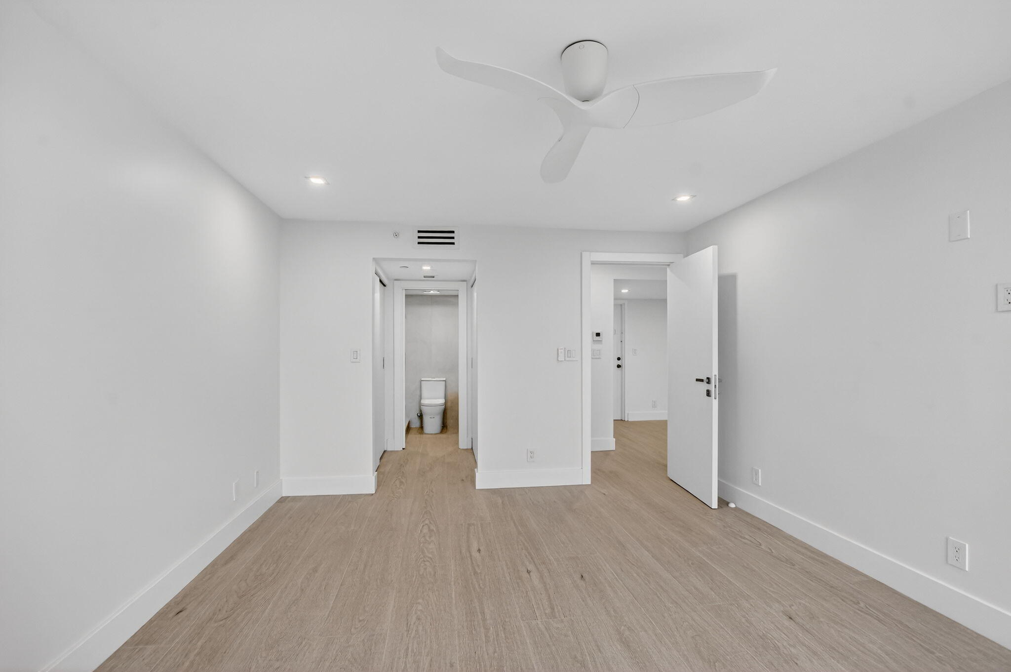 7835 Lakeside Boulevard, Unit 946 Boca Raton, FL 33434 - Photo 13 of 20 a view of an empty room