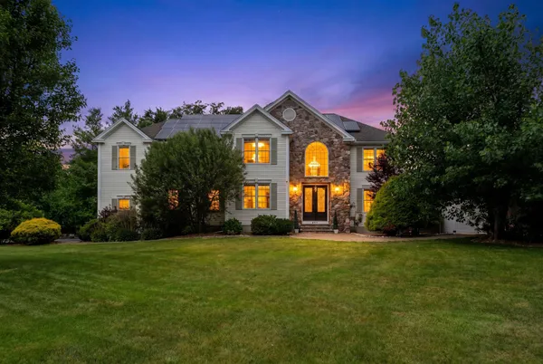 $950,000 | 271 Merritt Nyberg Lane, Manchester, NH 03104