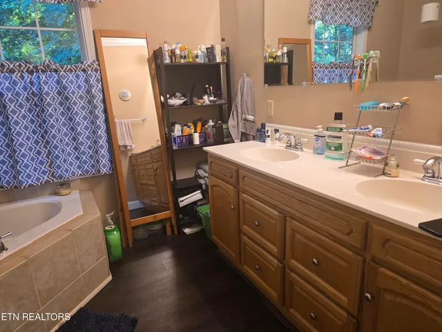 $380,000 | 3238 4 M Circle, Kodak, TN 37764