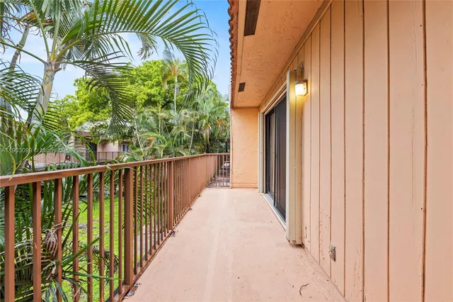 $377,500 | 33 Madrid Lane, Unit 49, Davie, FL 33324