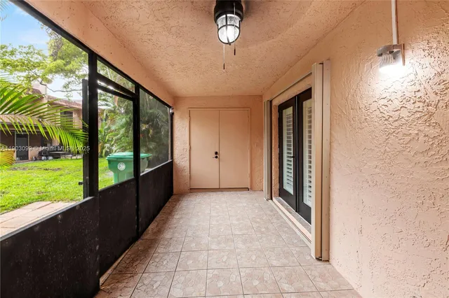 $377,500 | 33 Madrid Lane, Unit 49, Davie, FL 33324