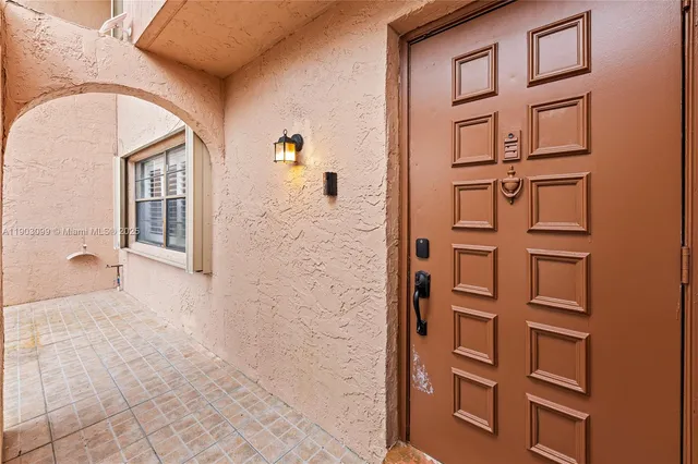 $377,500 | 33 Madrid Lane, Unit 49, Davie, FL 33324