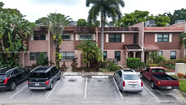 $377,500 | 33 Madrid Lane, Unit 49, Davie, FL 33324