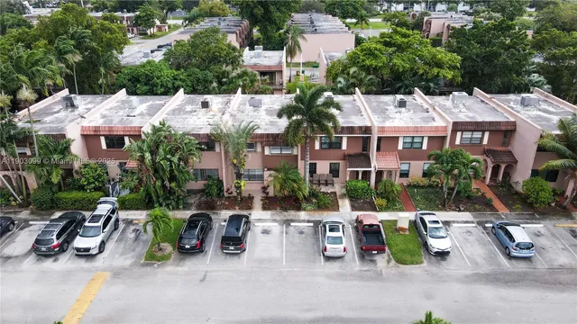 $377,500 | 33 Madrid Lane, Unit 49, Davie, FL 33324