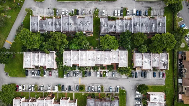 $377,500 | 33 Madrid Lane, Unit 49, Davie, FL 33324