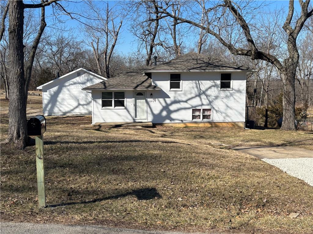 11924 Merritt Road Grandview, MO 64030 - Photo 2 of 27