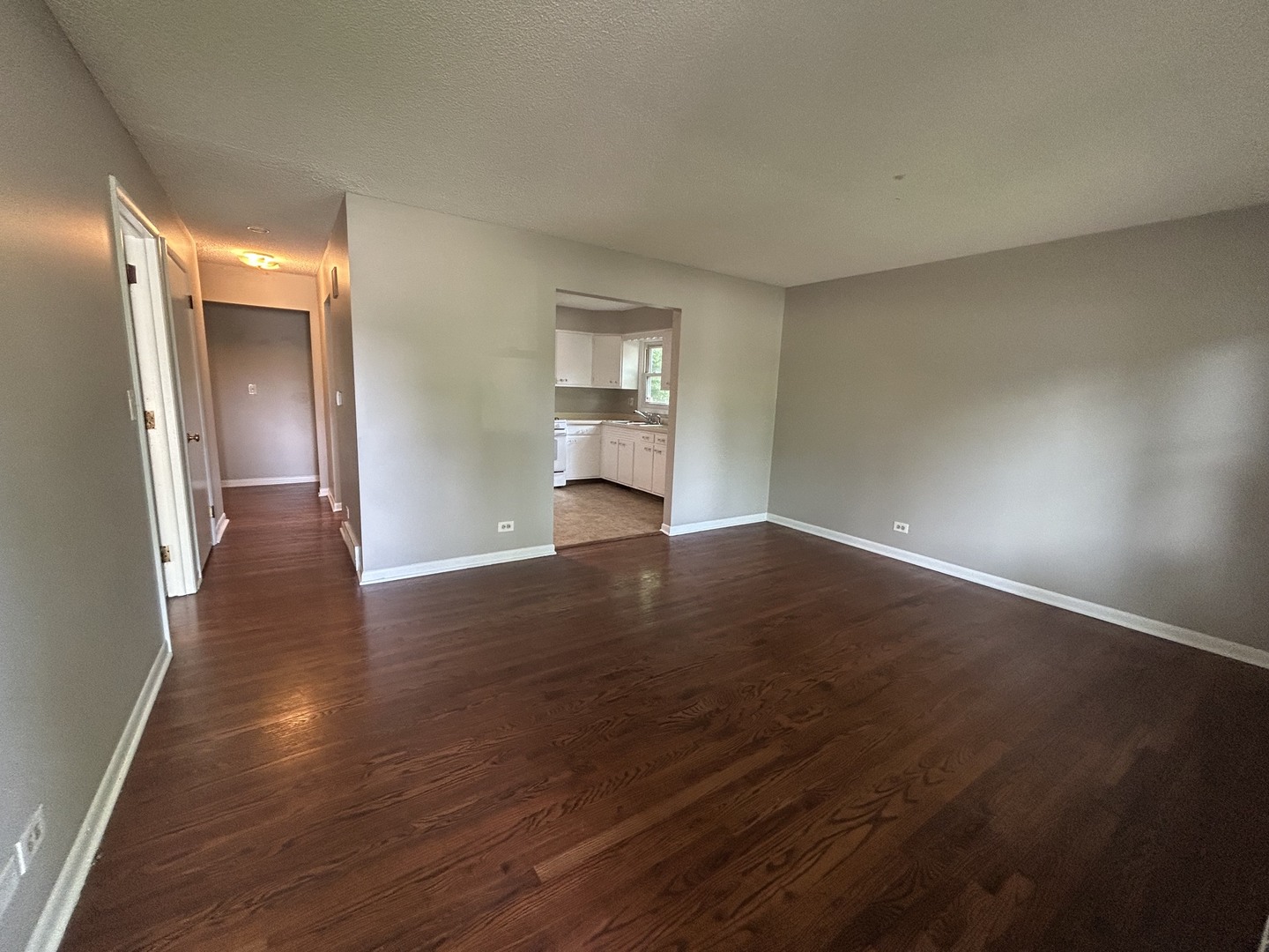 1716 Maple Lane Elgin, IL 60123 - Photo 2 of 17