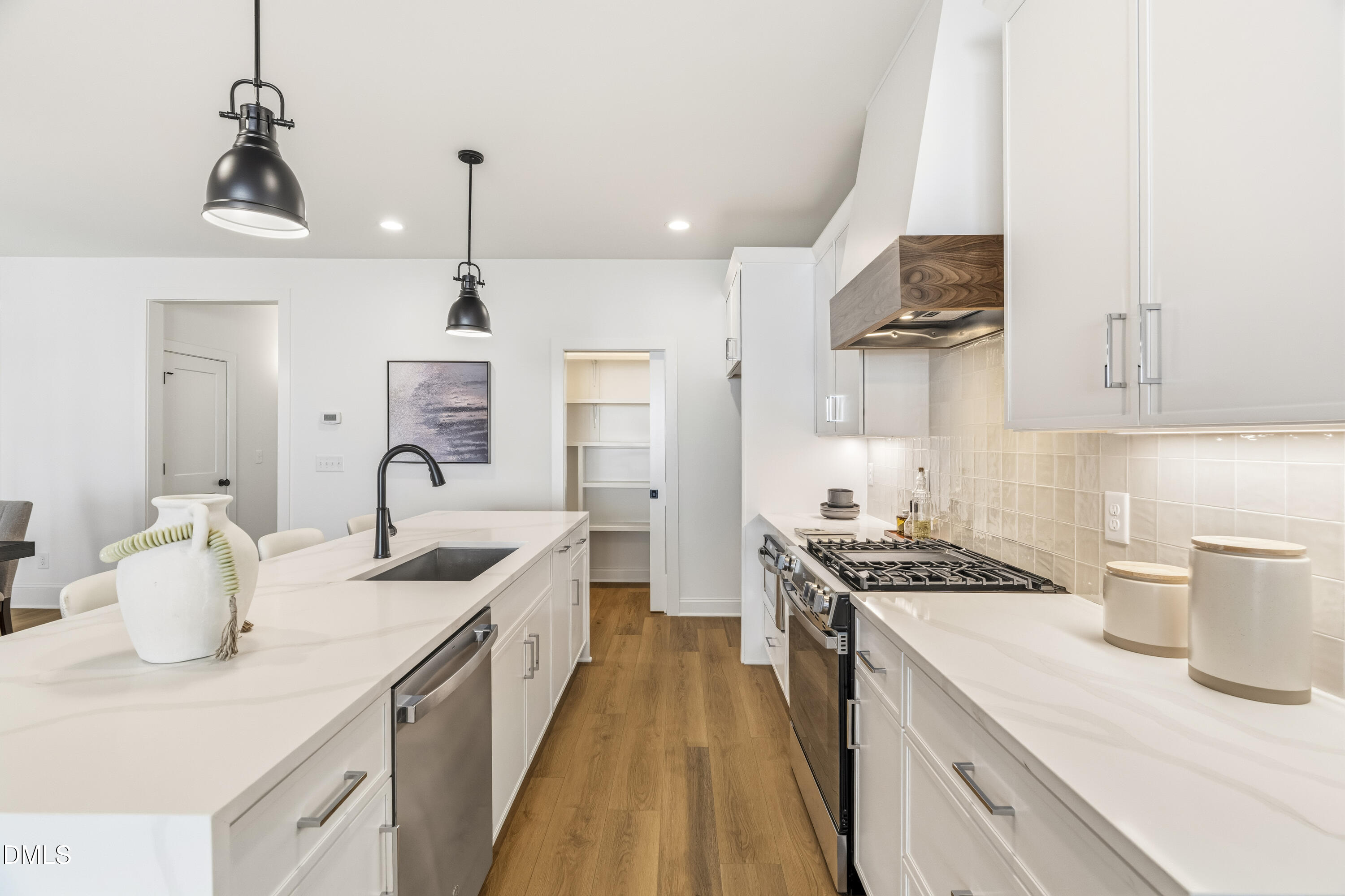 726 Powell Drive Raleigh, NC 27606 - Photo 25 of 53 20_dsc04525