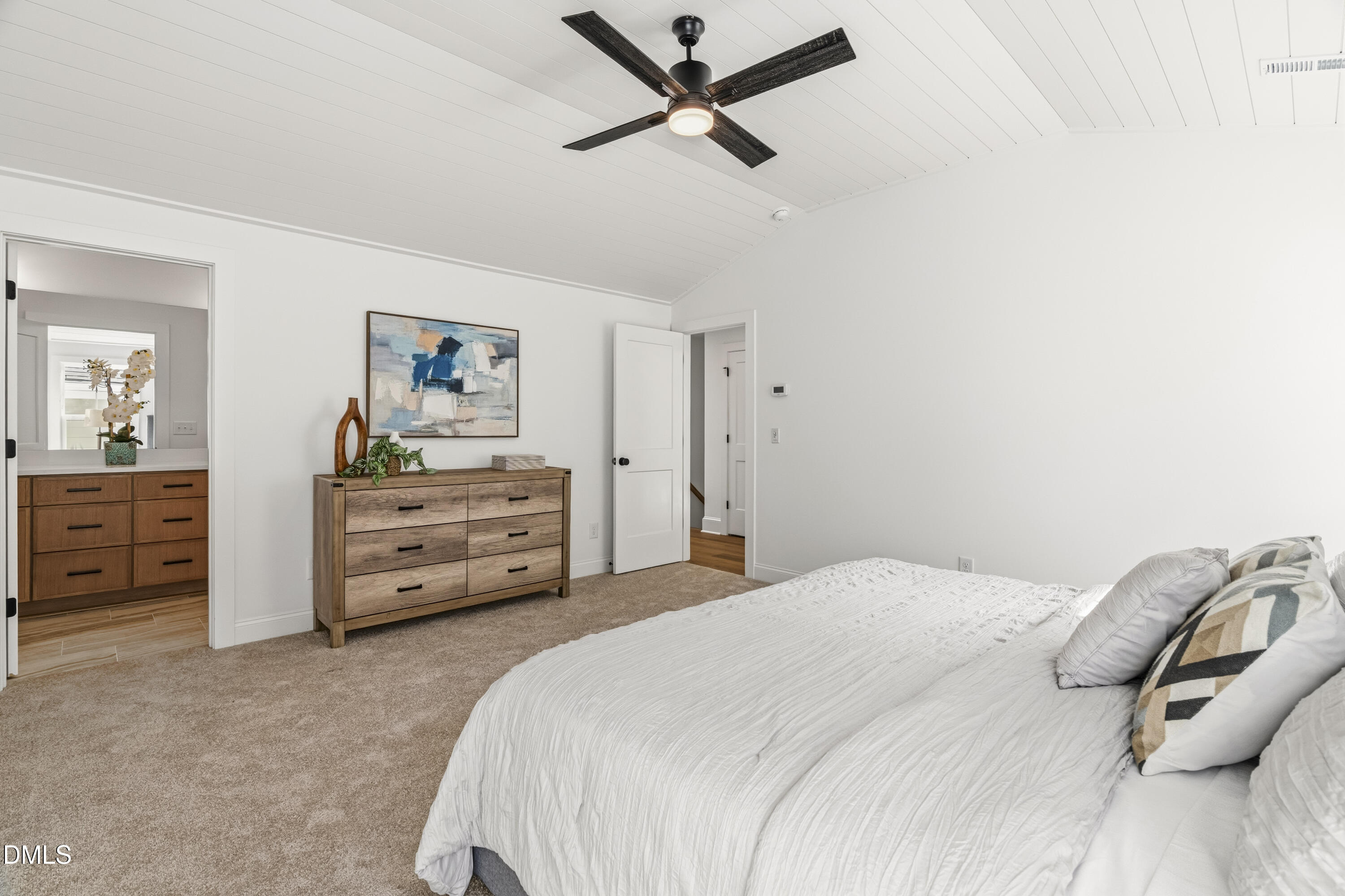 726 Powell Drive Raleigh, NC 27606 - Photo 7 of 53 32_dsc04576