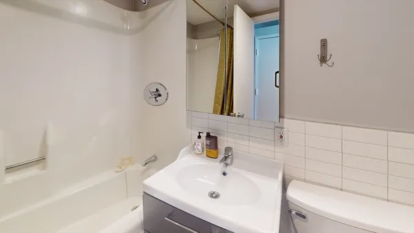 $2,695 | 12 Stoneholm Street, Unit 511, Boston, MA 02115