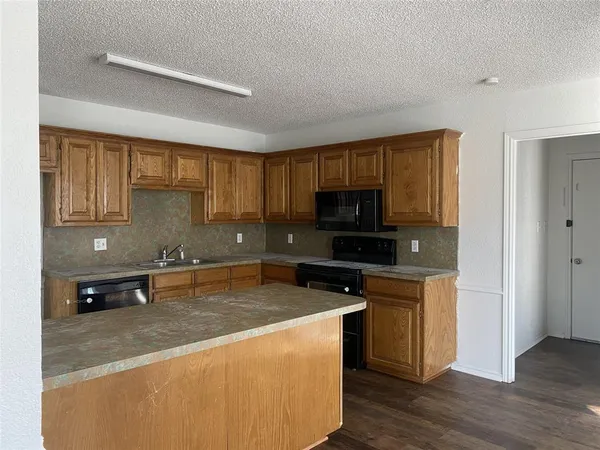 $2,100 | 614 South Arizona Drive, Celina, TX 75009