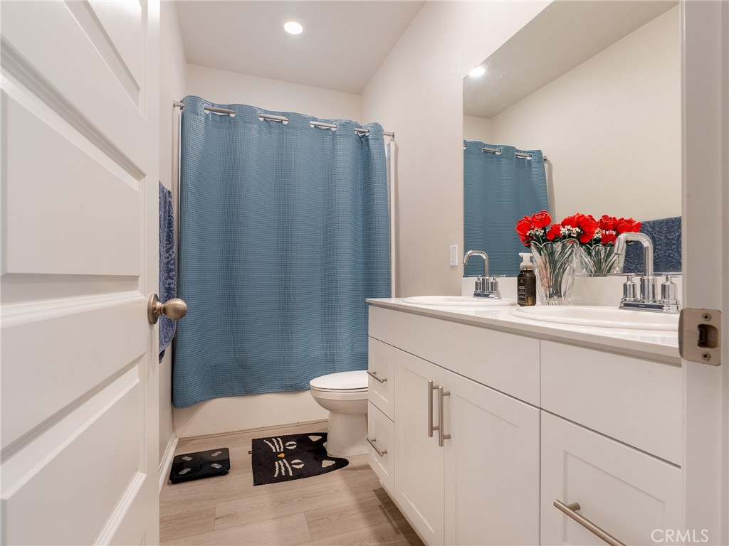 32910 Linecroft Court Menifee, CA 92584 - Photo 5 of 16