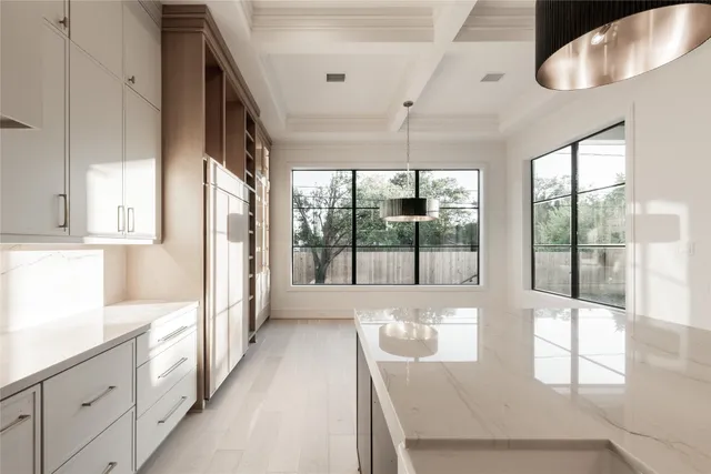 $2,095,000 | 4923 Mimosa Drive, Bellaire, TX 77401