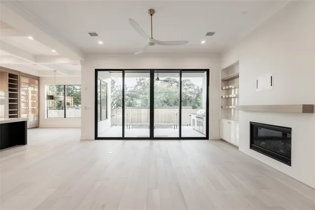 $2,095,000 | 4923 Mimosa Drive, Bellaire, TX 77401