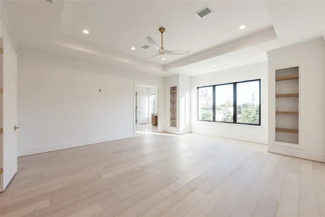 $2,095,000 | 4923 Mimosa Drive, Bellaire, TX 77401