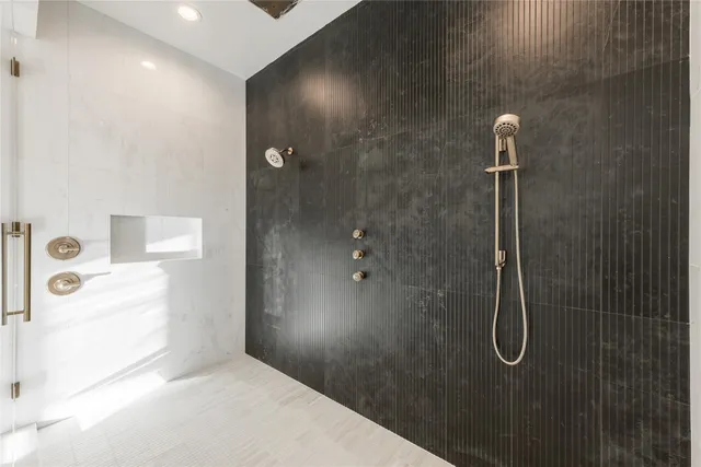 $2,095,000 | 4923 Mimosa Drive, Bellaire, TX 77401