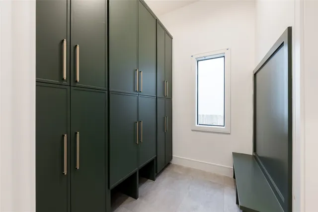 $2,095,000 | 4923 Mimosa Drive, Bellaire, TX 77401