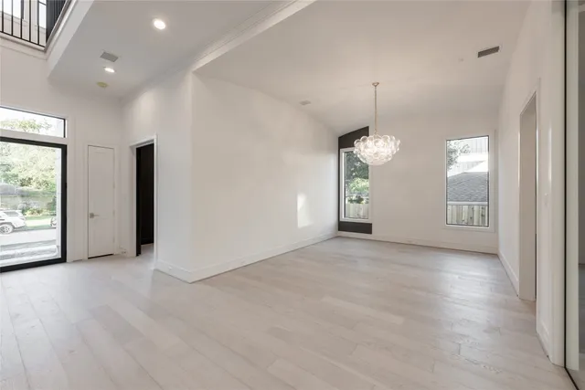 $2,095,000 | 4923 Mimosa Drive, Bellaire, TX 77401