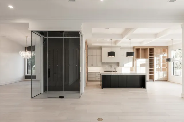 $2,095,000 | 4923 Mimosa Drive, Bellaire, TX 77401