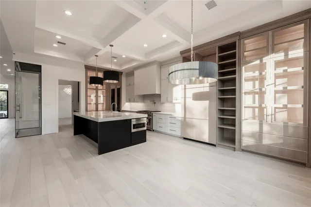 $2,095,000 | 4923 Mimosa Drive, Bellaire, TX 77401