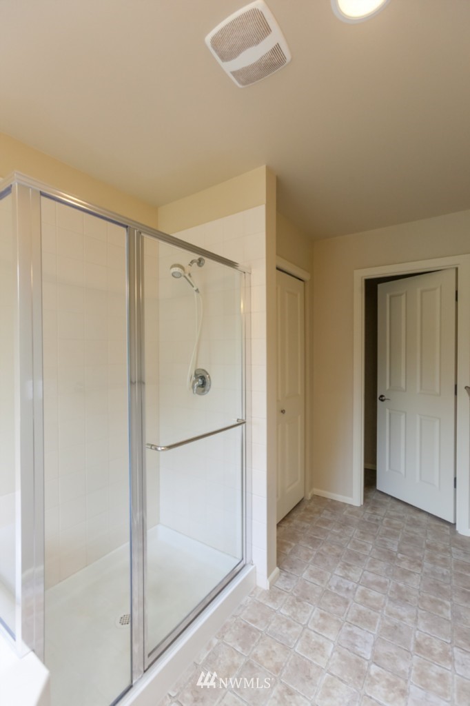 610 195th Street Southeast Bothell, WA 98012 - Photo 14 of 25 Gallery Image 14