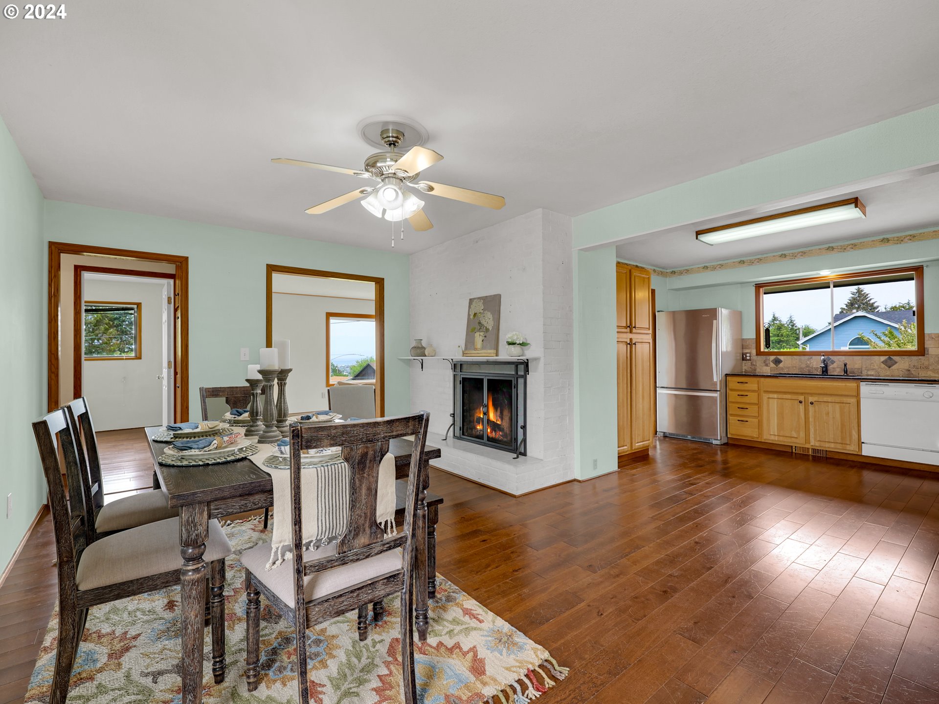2133 Cedar Street Seaside, OR 97138 - Photo 12 of 32 Dining Room