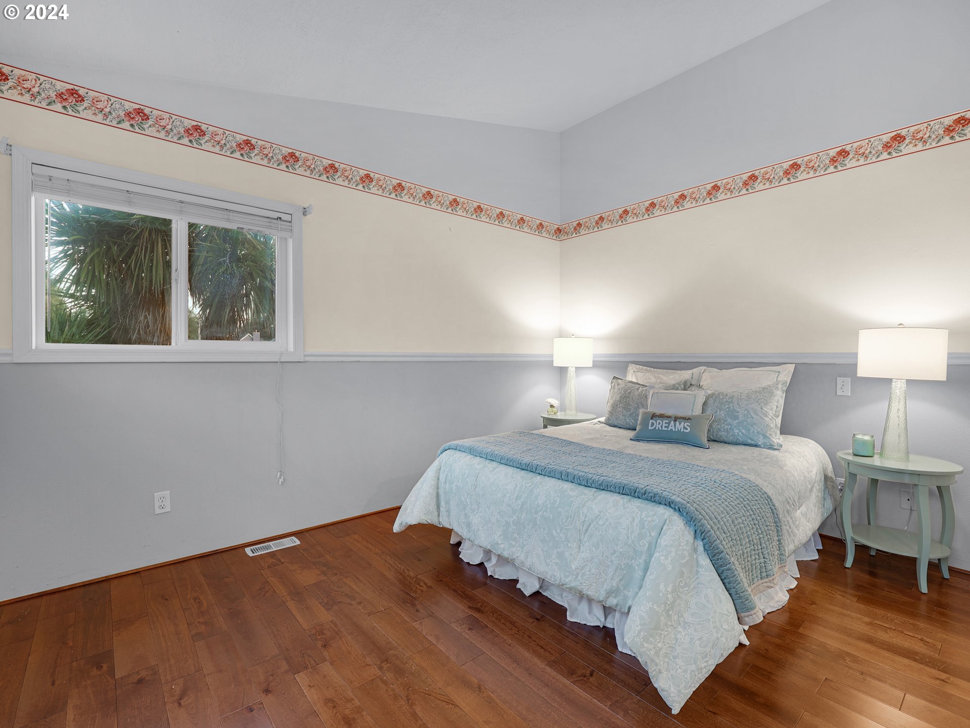 2133 Cedar Street Seaside, OR 97138 - Photo 15 of 32 Primary Bedroom