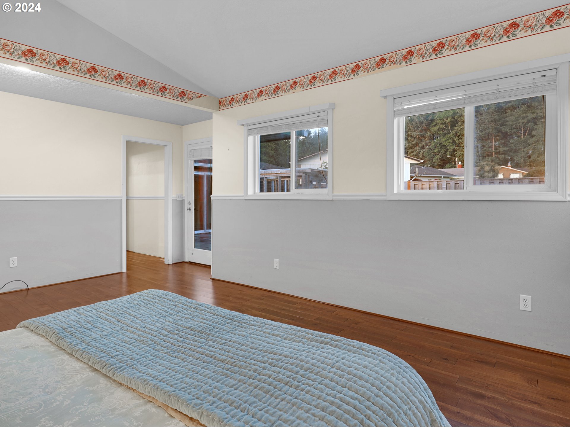 2133 Cedar Street Seaside, OR 97138 - Photo 18 of 32 Primary Bedroom