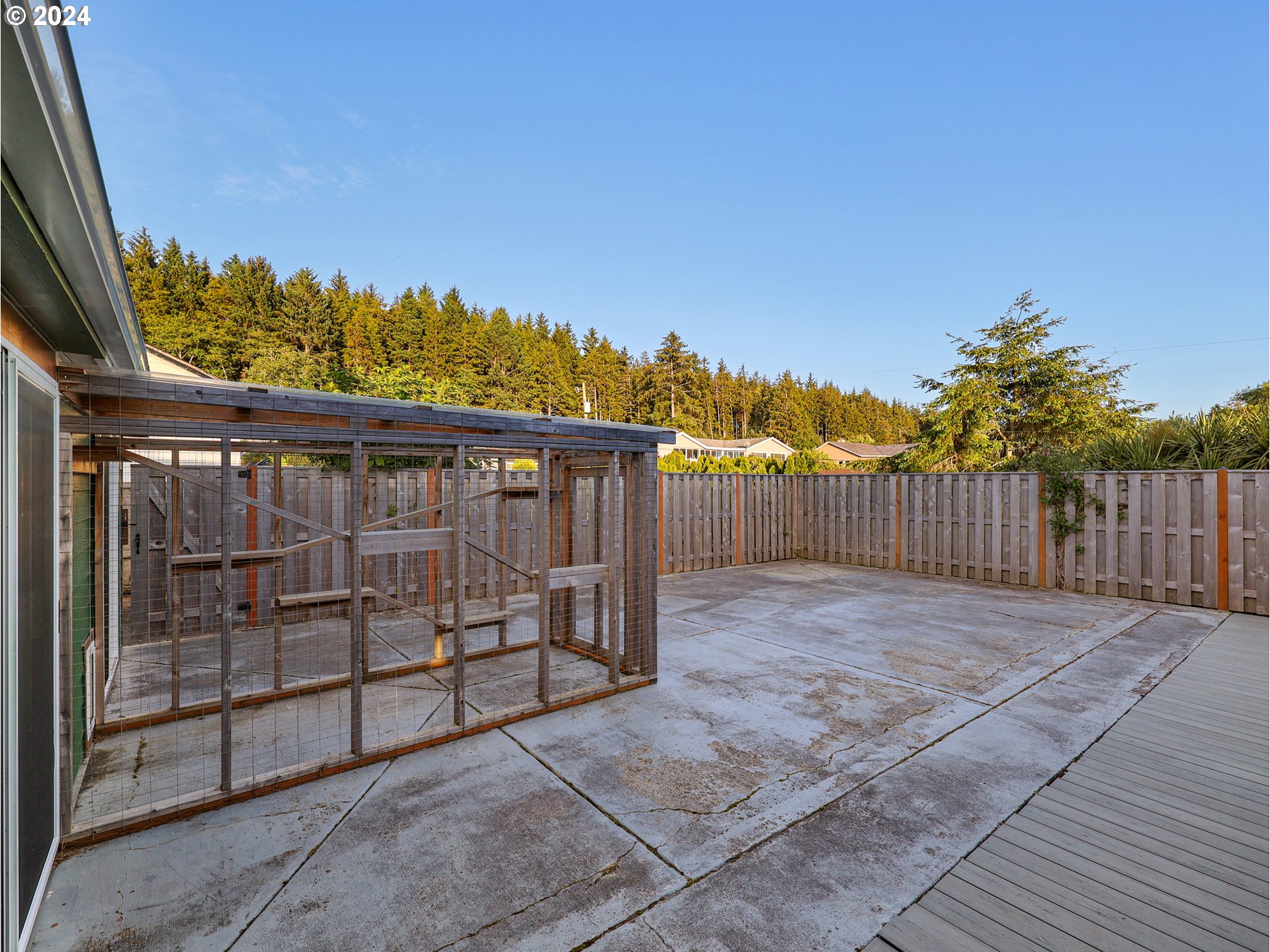 2133 Cedar Street Seaside, OR 97138 - Photo 26 of 32 Patio