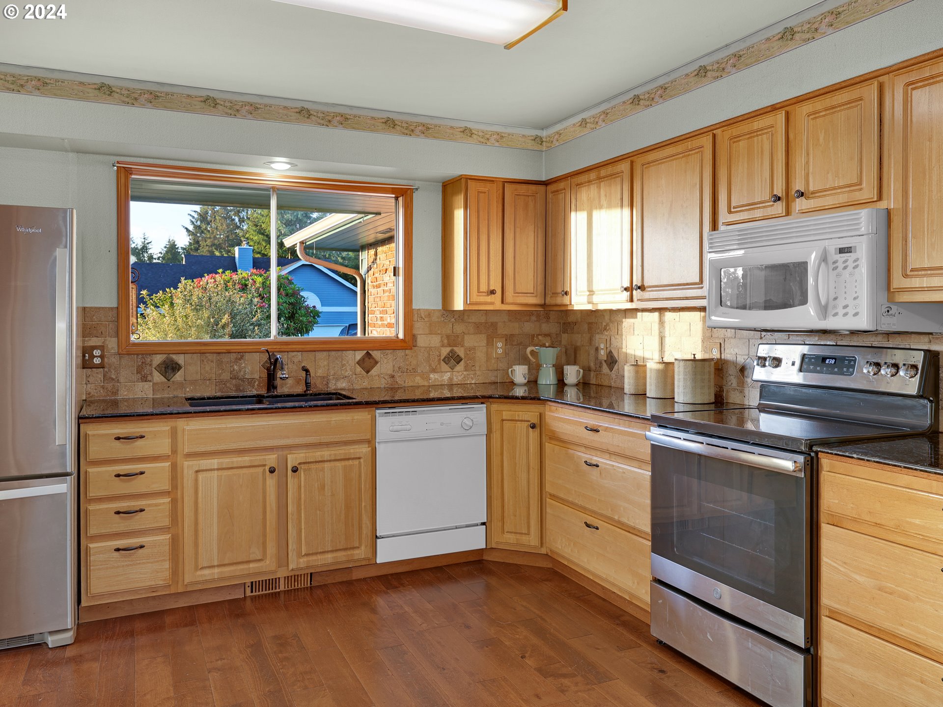 2133 Cedar Street Seaside, OR 97138 - Photo 8 of 32 Kitchen