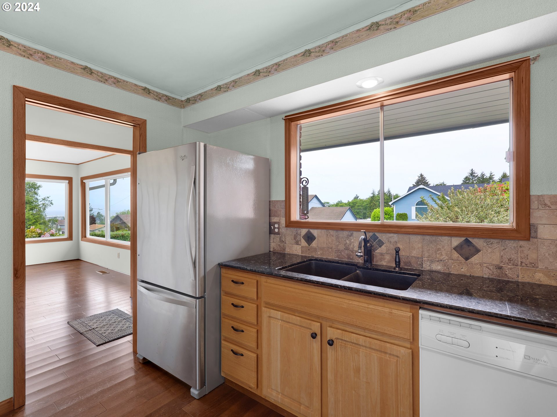 2133 Cedar Street Seaside, OR 97138 - Photo 9 of 32 Kitchen