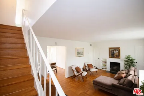 $849,000 | 5482 Village Green, Los Angeles, CA 90016