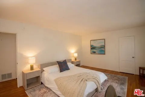 $849,000 | 5482 Village Green, Los Angeles, CA 90016