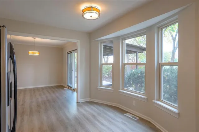 $319,950 | 11822 Oakmont Street, Overland Park, KS 66210