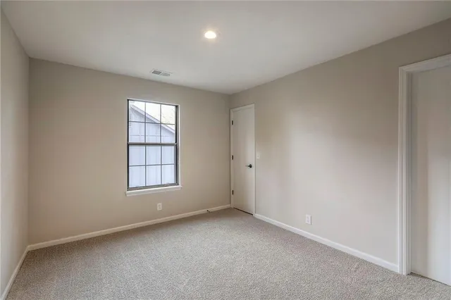 $319,950 | 11822 Oakmont Street, Overland Park, KS 66210