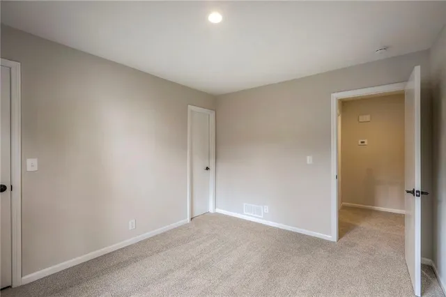 $319,950 | 11822 Oakmont Street, Overland Park, KS 66210