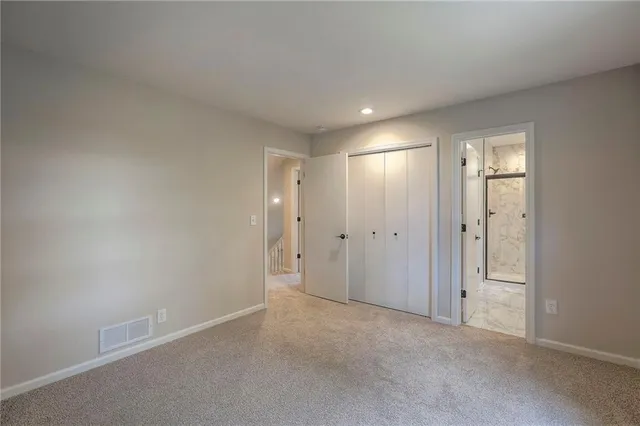 $319,950 | 11822 Oakmont Street, Overland Park, KS 66210