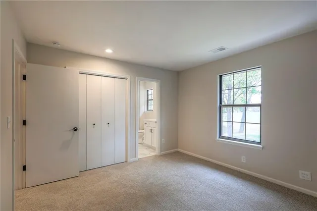 $319,950 | 11822 Oakmont Street, Overland Park, KS 66210