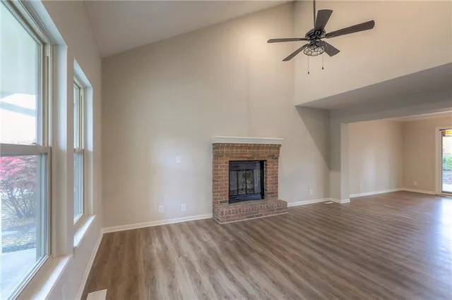 $319,950 | 11822 Oakmont Street, Overland Park, KS 66210