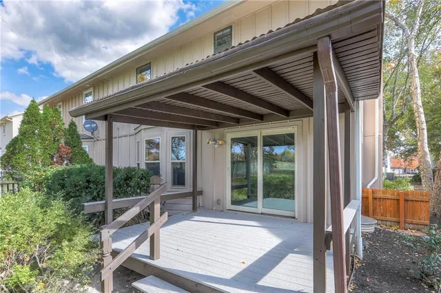 $319,950 | 11822 Oakmont Street, Overland Park, KS 66210