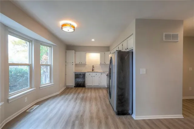 $319,950 | 11822 Oakmont Street, Overland Park, KS 66210